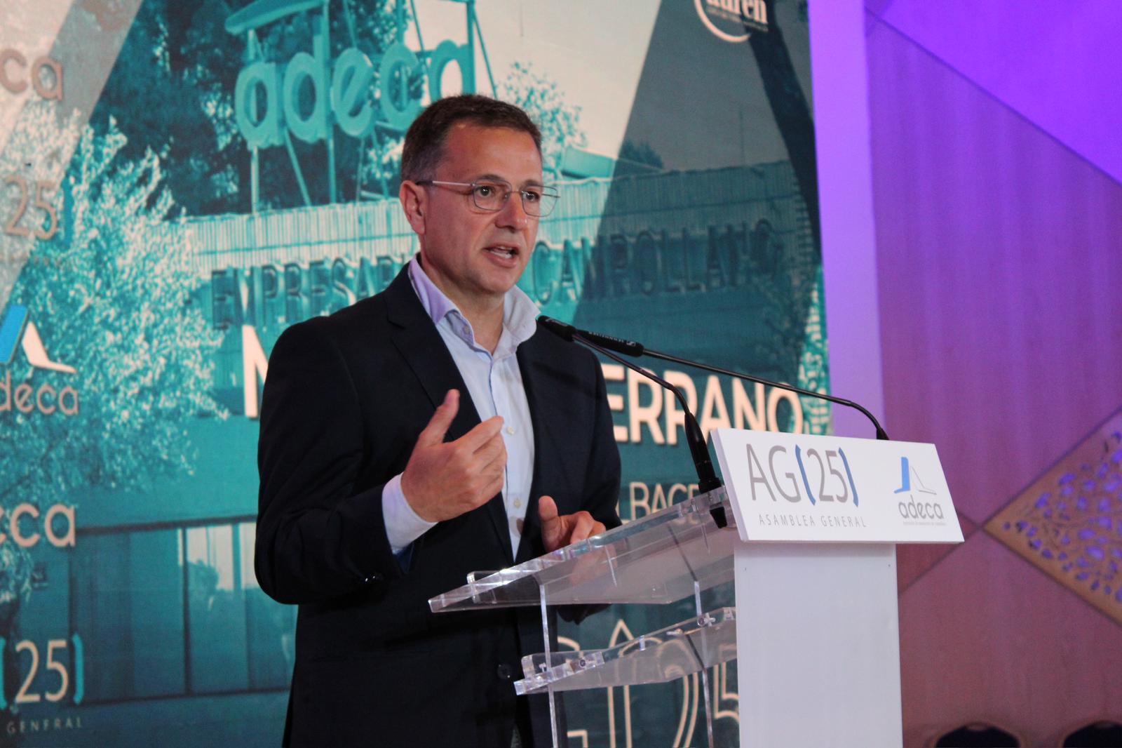 Foto-clausura-XLVIII-Asamblea-Adeca