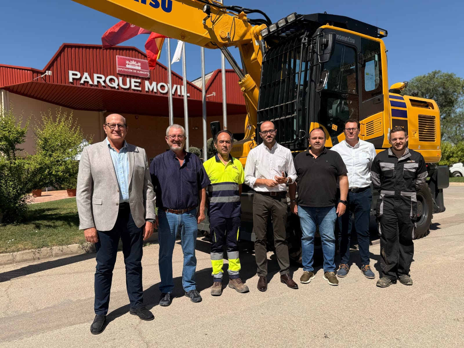 nueva excavadora hidráulica sobre ruedas 4x4,