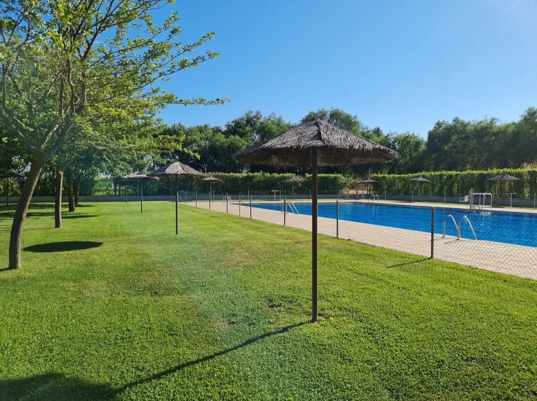 piscina tinajeros
