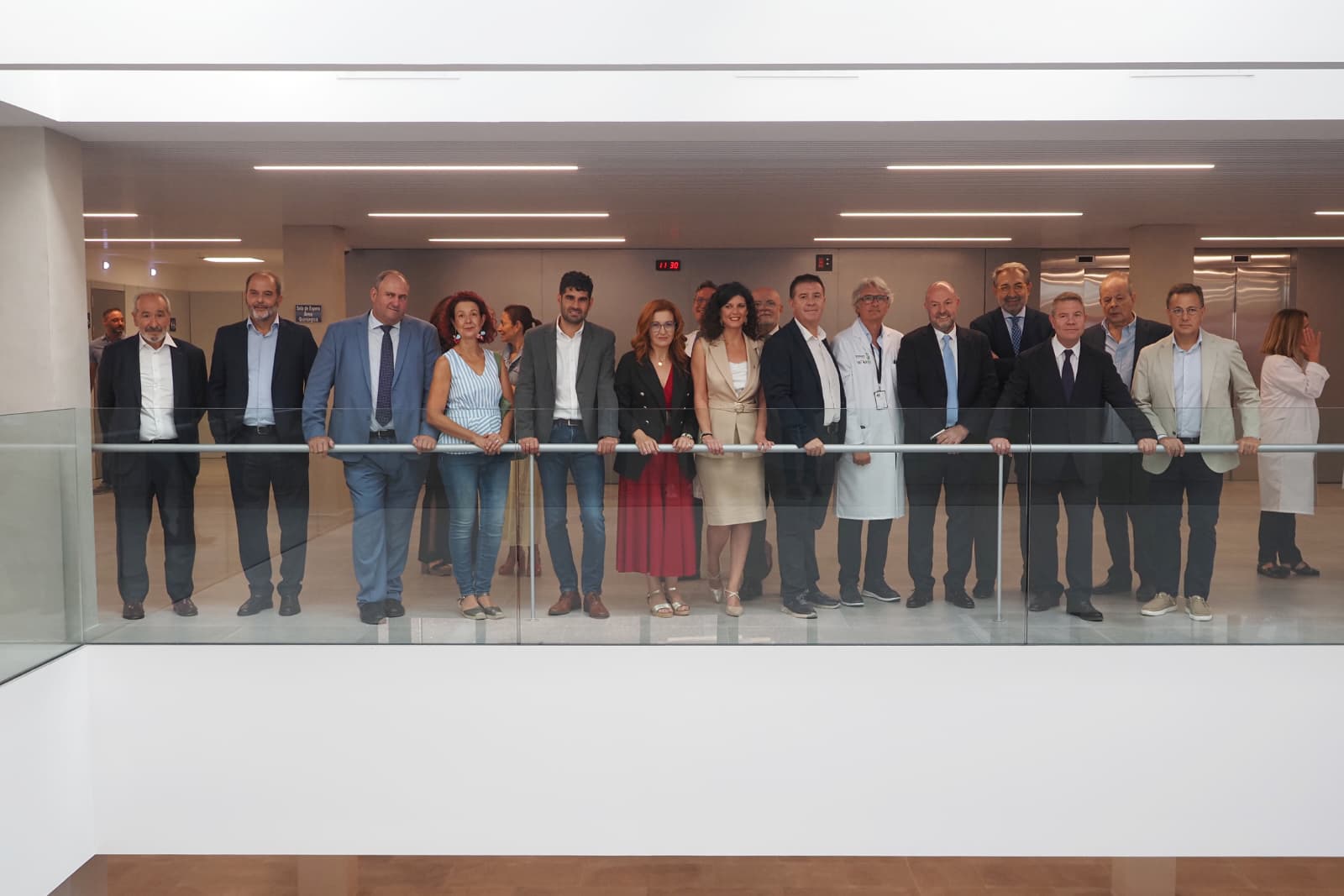 Foto de grupo inauguración Fase 1 CHUA