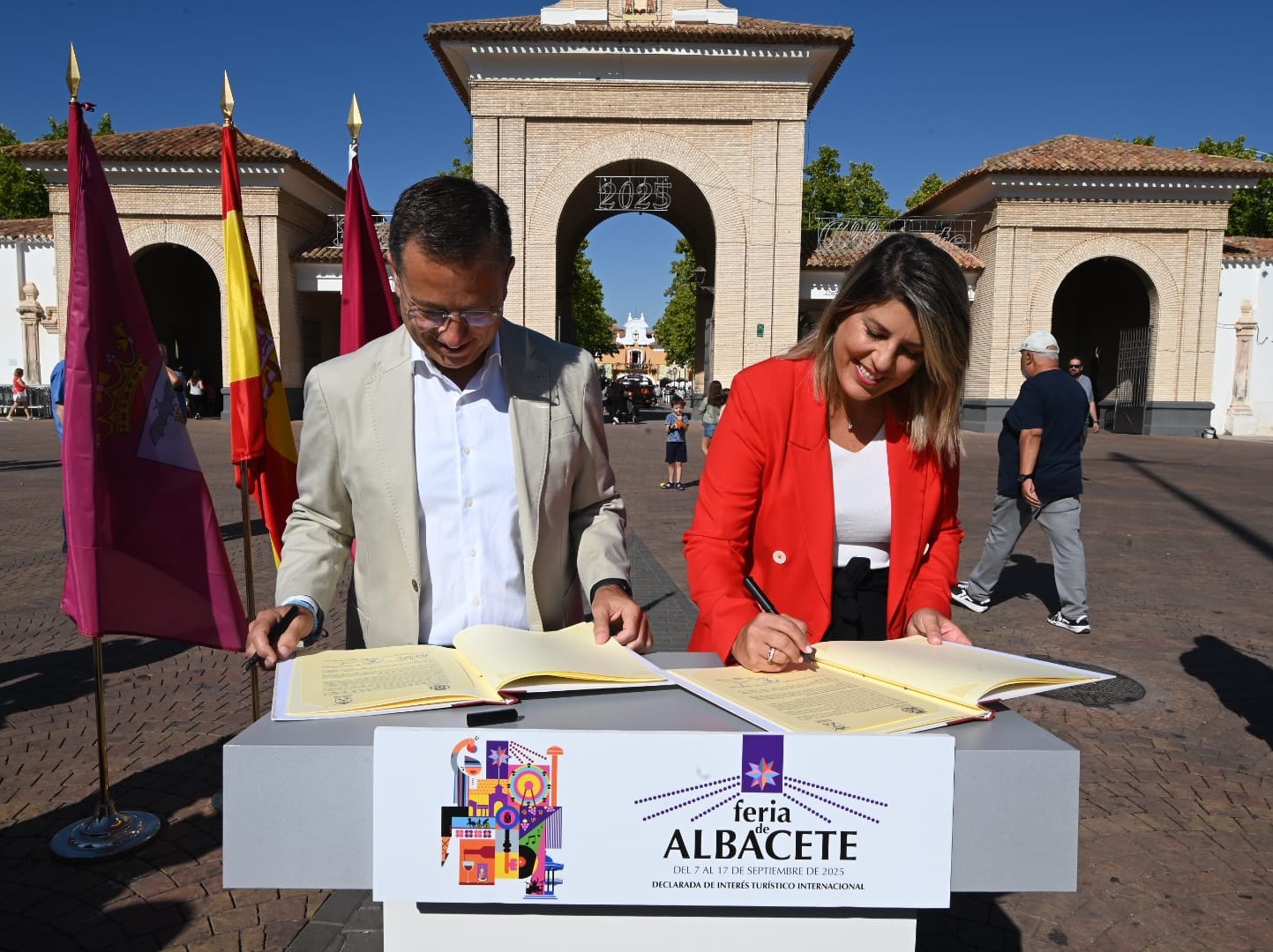 Foto.Convenio Albacete y Cartagena promocion turística. Feria 2025 (11)