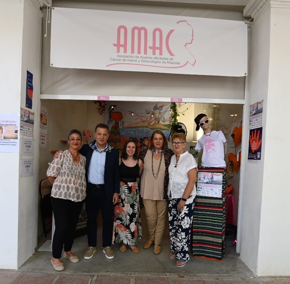 Foto.Visita Asociaciones Sociosanitarias en Feria 2025 (18)