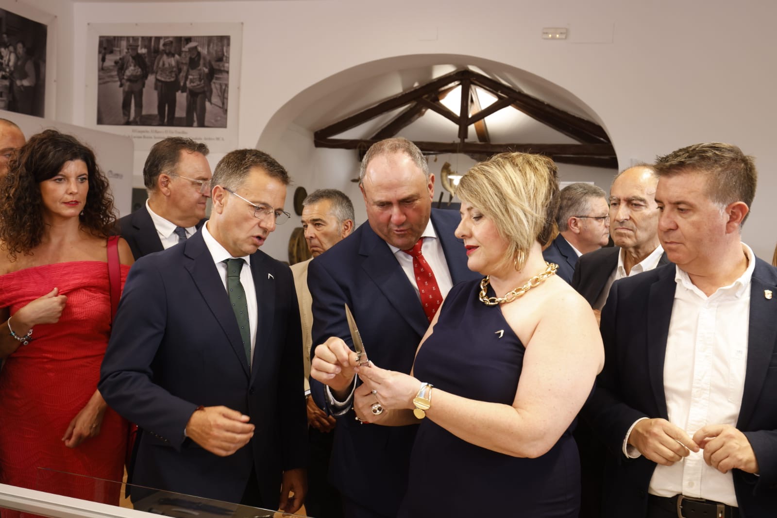 APRECU inaugura un renovado Salón de Cuchillería