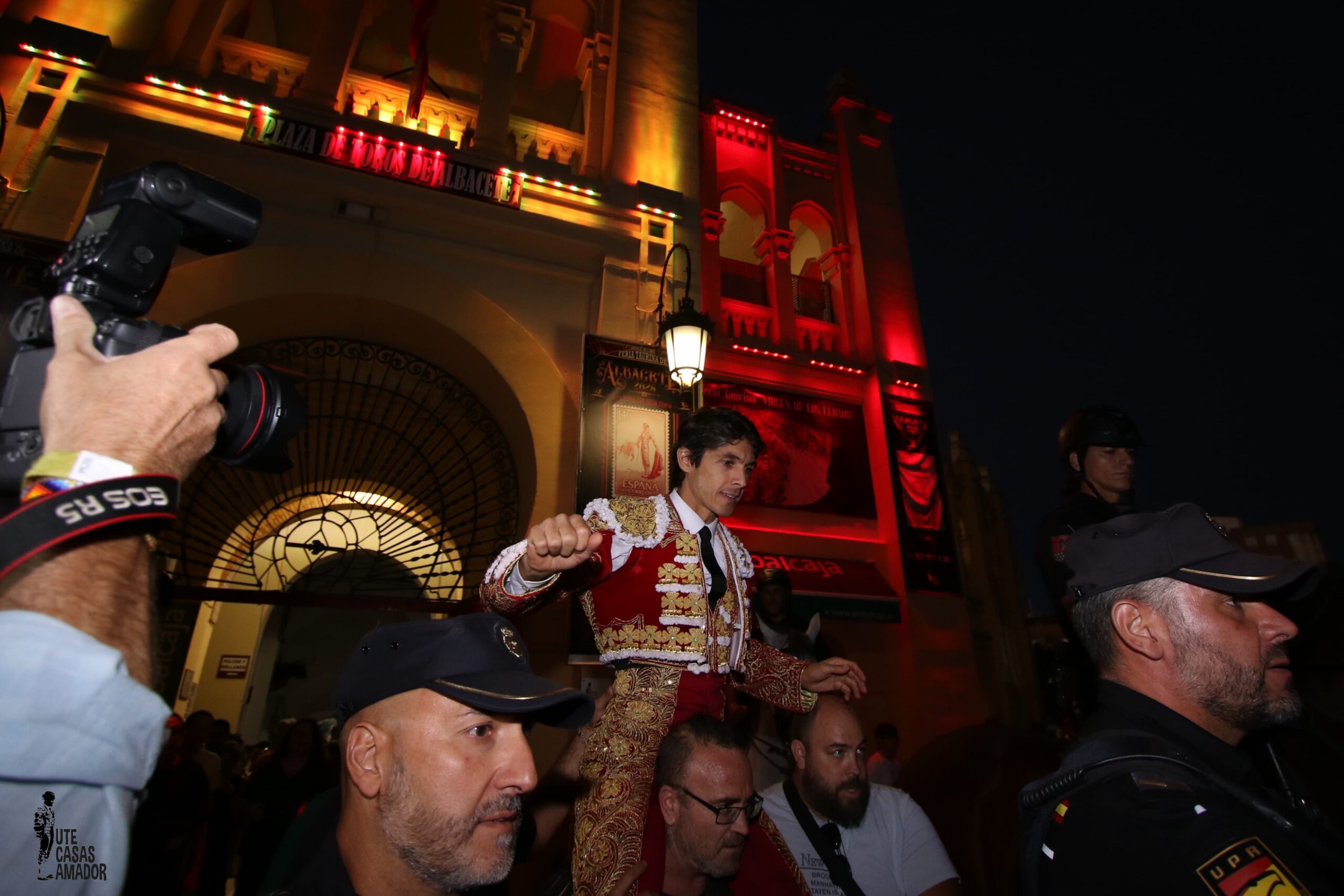  Sebastián Castella abre la Puerta Grande de Albacete