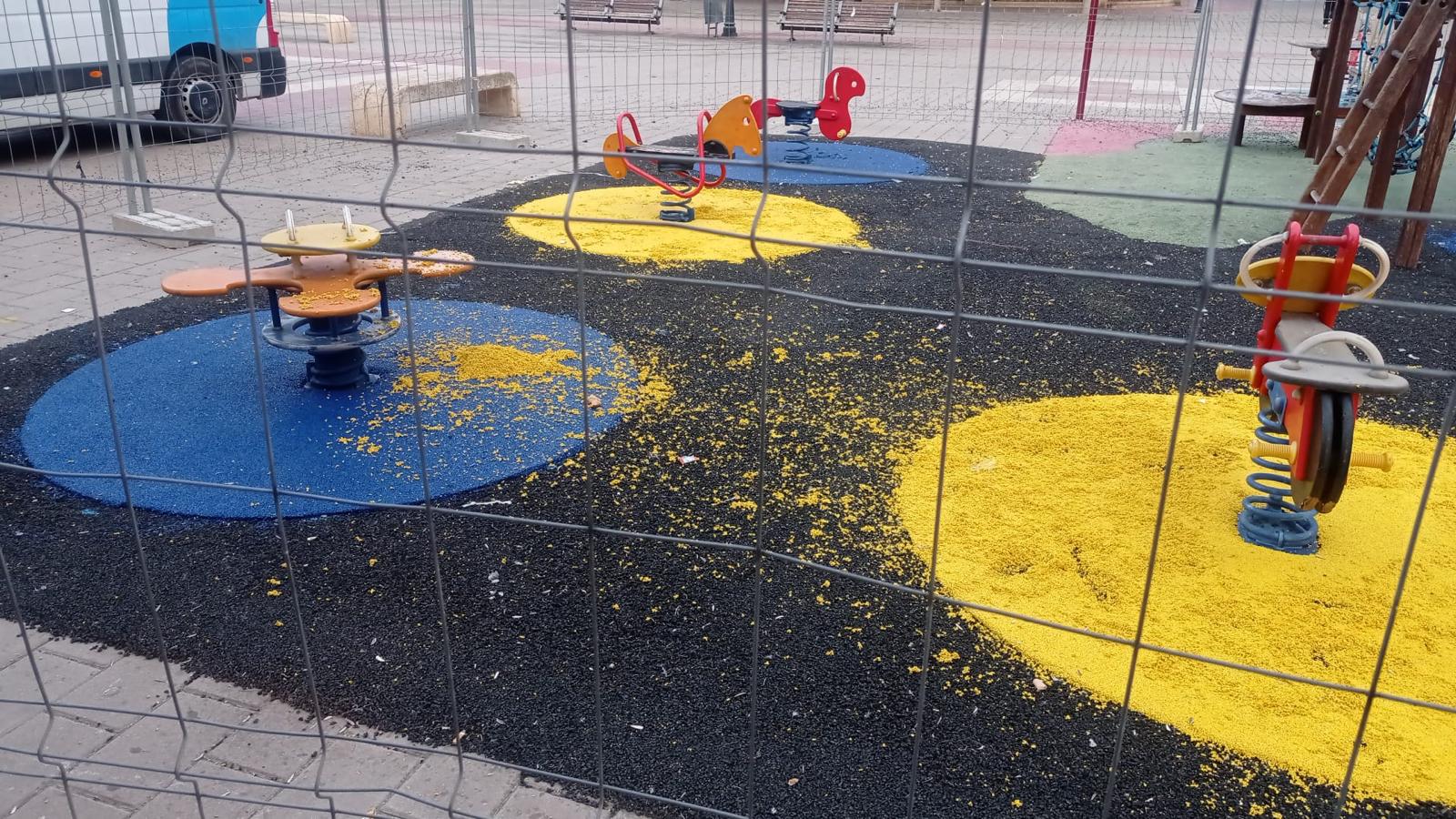 actos vandálicos en juegos infantiles