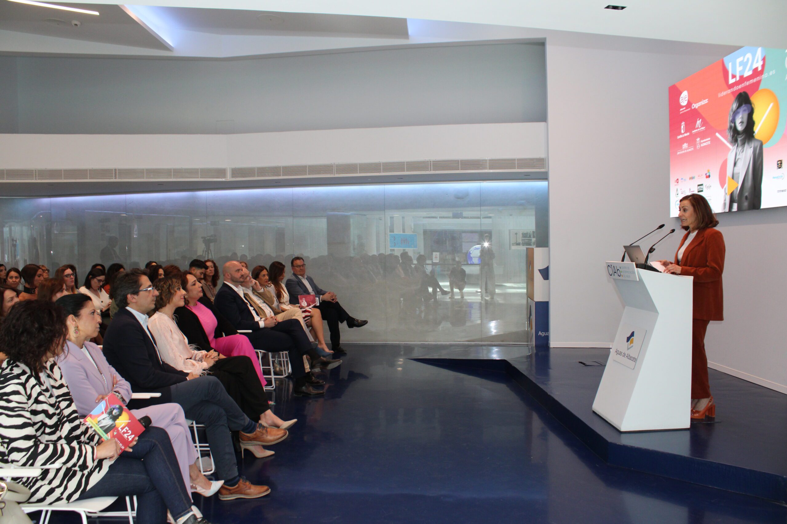 Foto.Apertura institucional I Congreso Nacional de Liderazgo Femenino (13)
