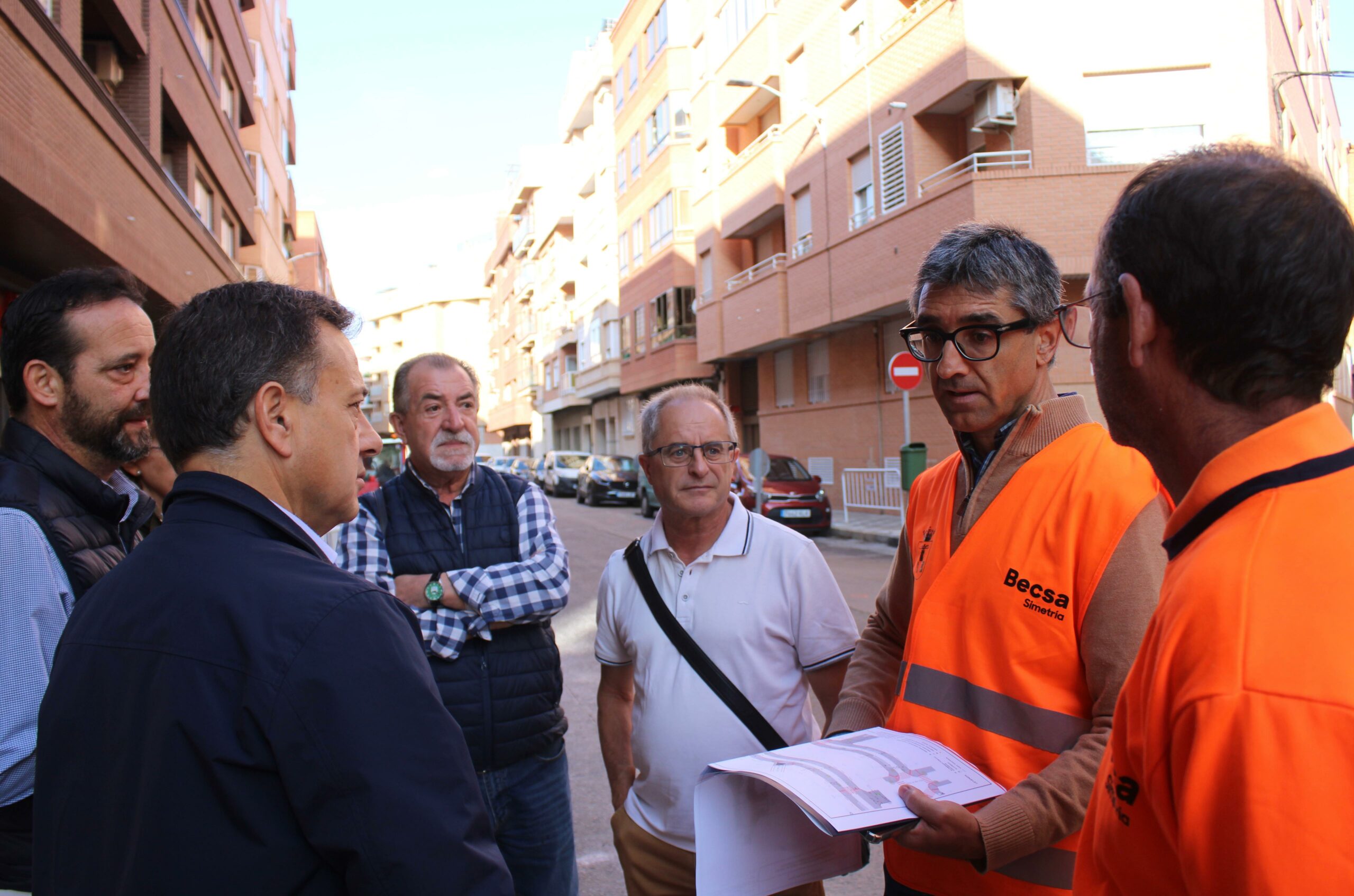 Foto.Visita obras calle Miguel López de Legazpi (1)