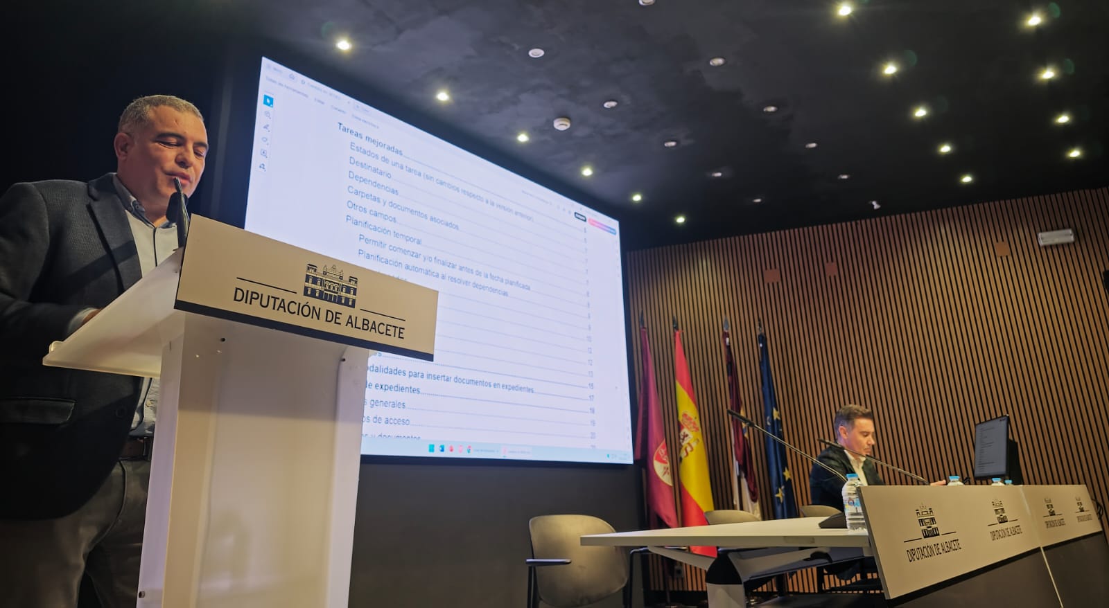 Diputado y jefe del Servicio de Modernización Administrativa y TIC de Dipualba en jornadas SEGEX II