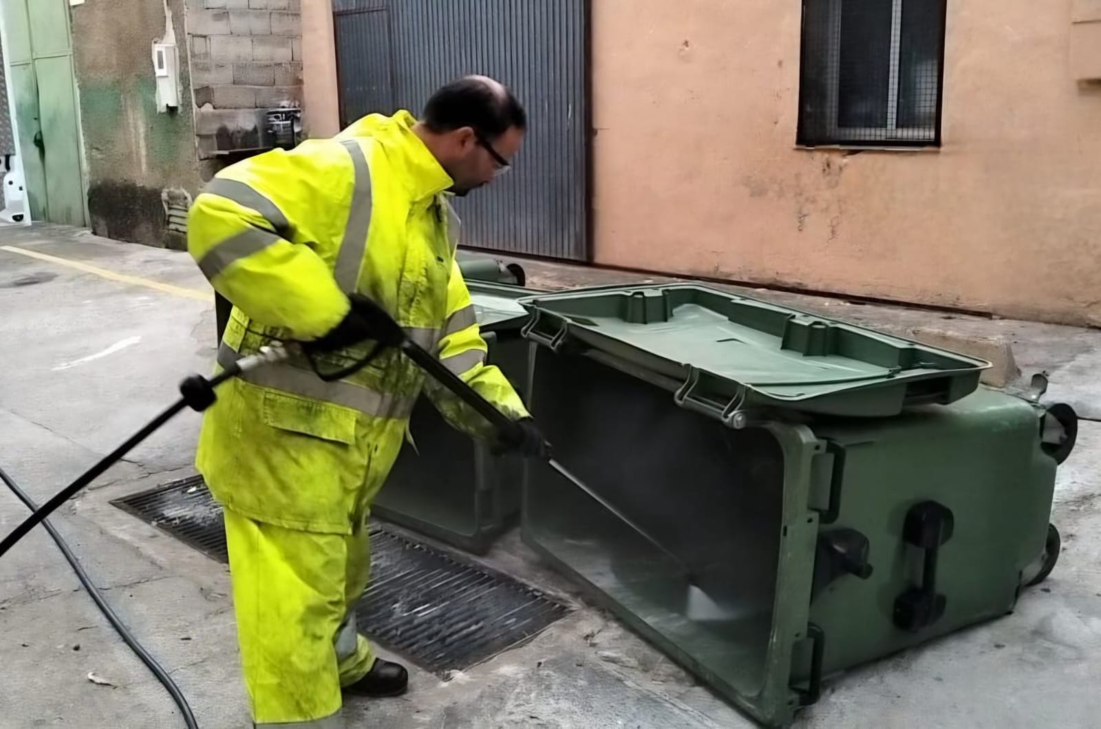 Foto limpieza contenedores II