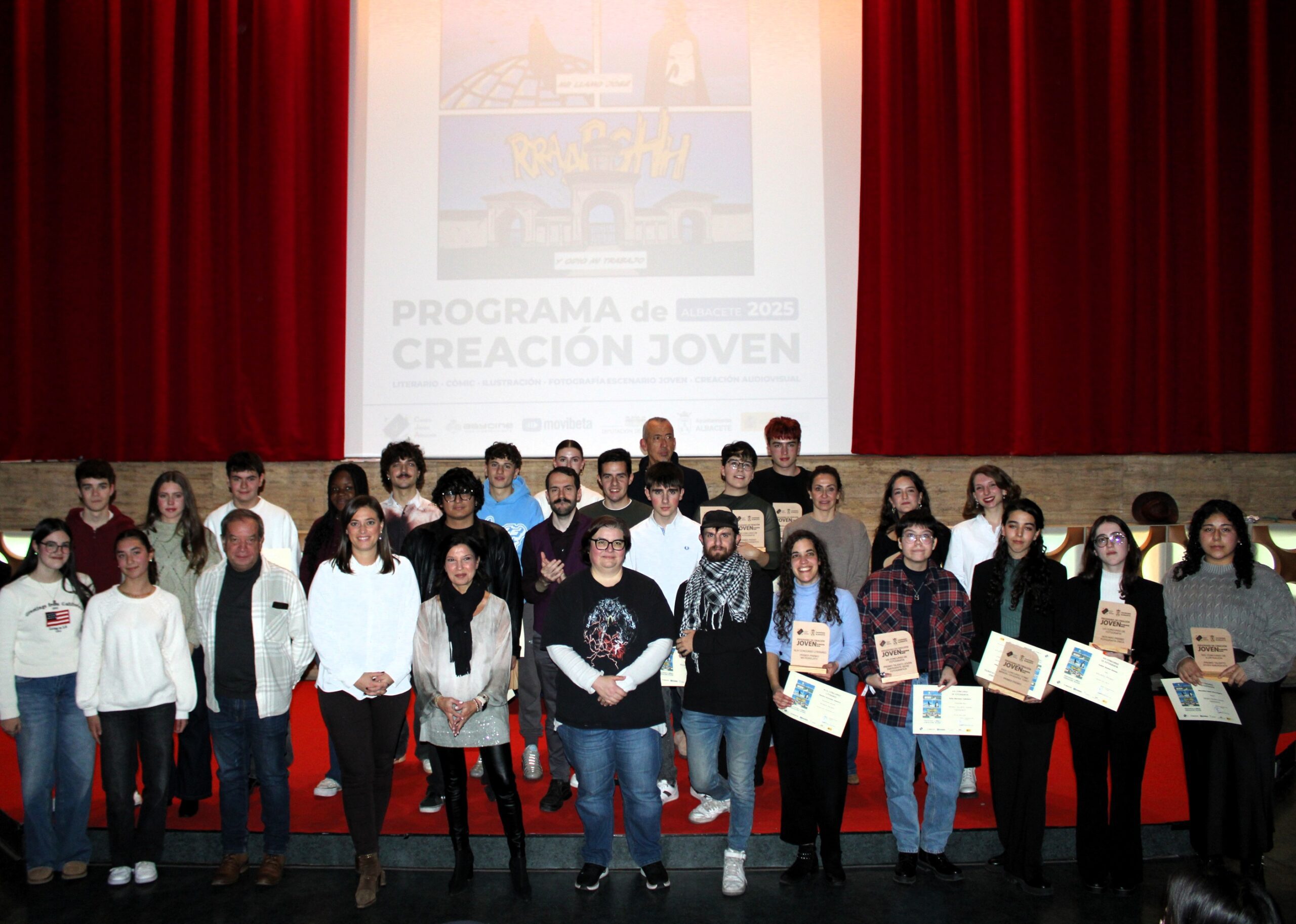 Foto familia Premios Creación Joven 2025