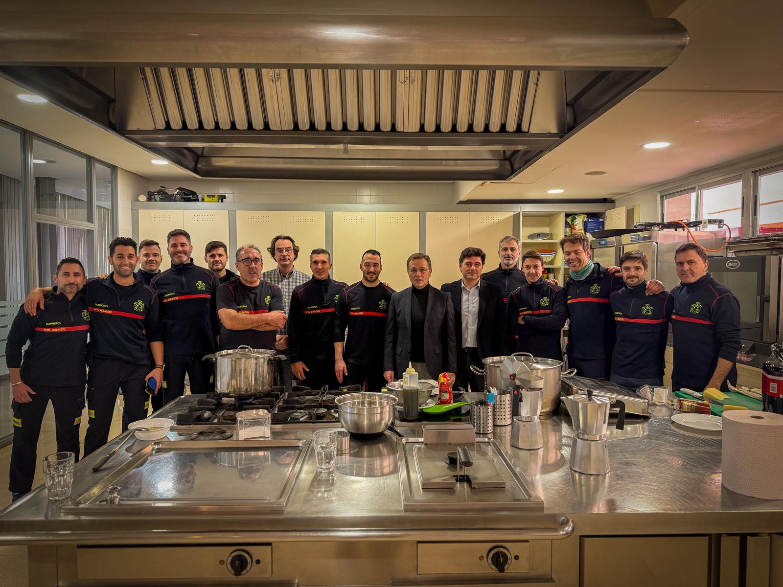 Foto.Visita Bomberos Navidad (1)