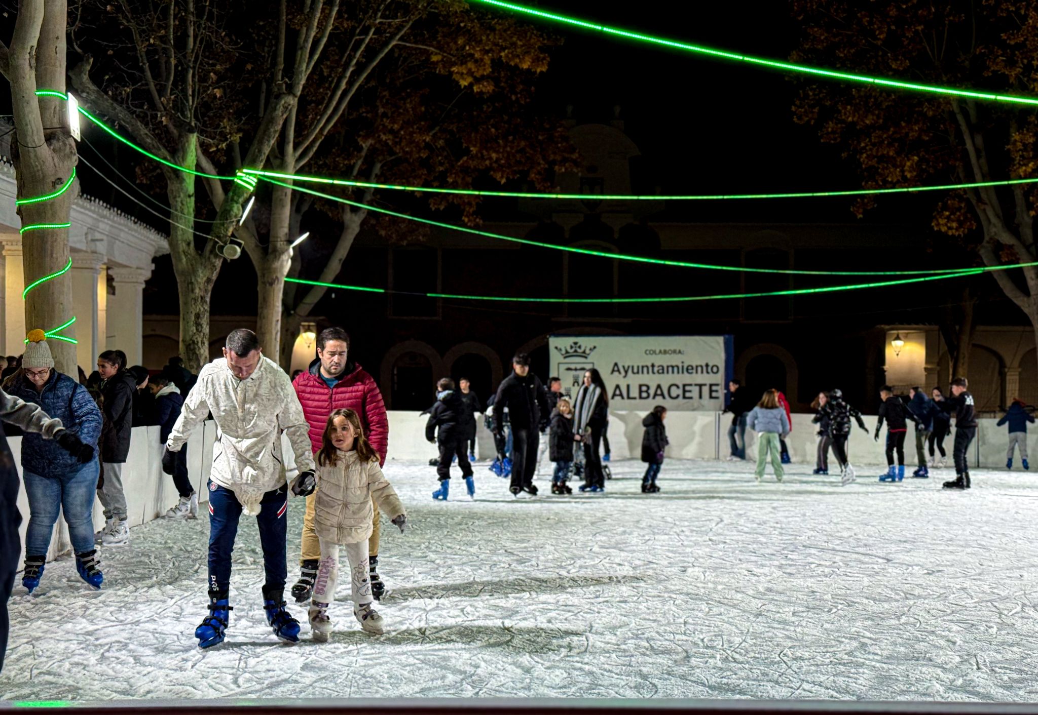 Foto.Visita pista de hielo Recinto Ferial (6)