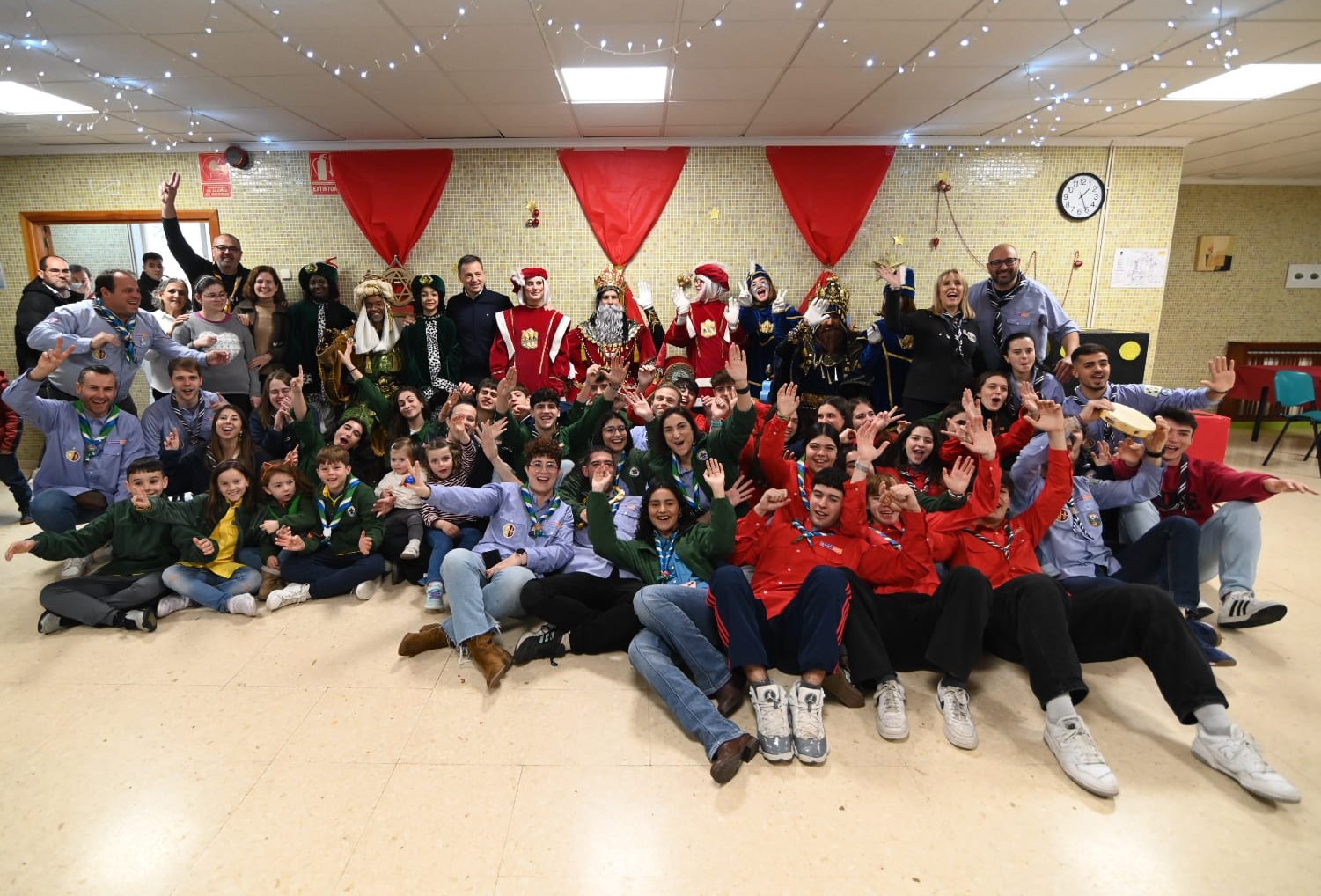 Foto.Visita Reyes Magos Asprona (18)