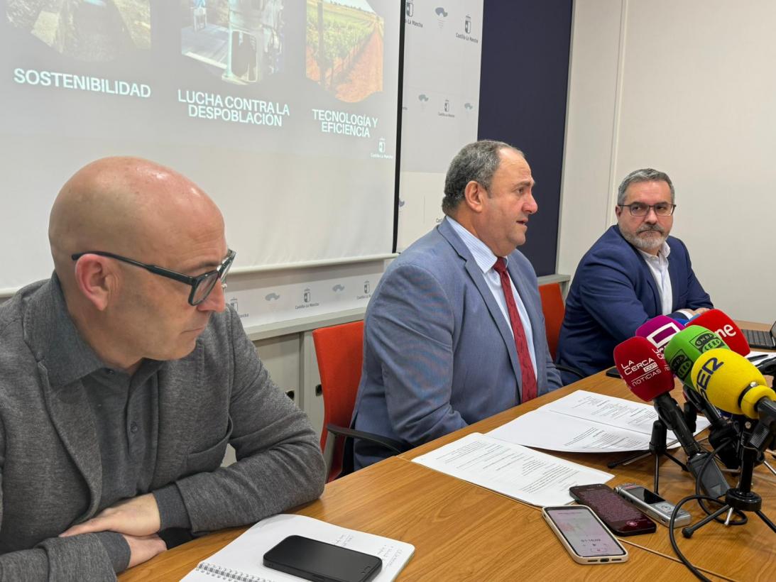 consejero de Agricultura, Ganadería y Desarrollo Rural, Julián Martínez Lizán