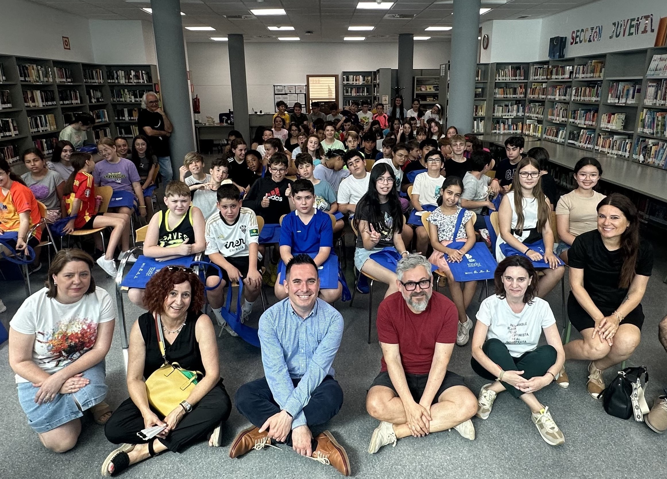 archivo Pascual Molina con escolares en bibliotecas
