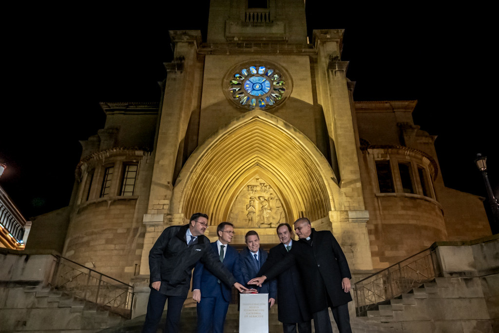 gemilianpmgarcia page Tras inaugurar la iluminación ornamental del exterior de la Catedral de Albacete