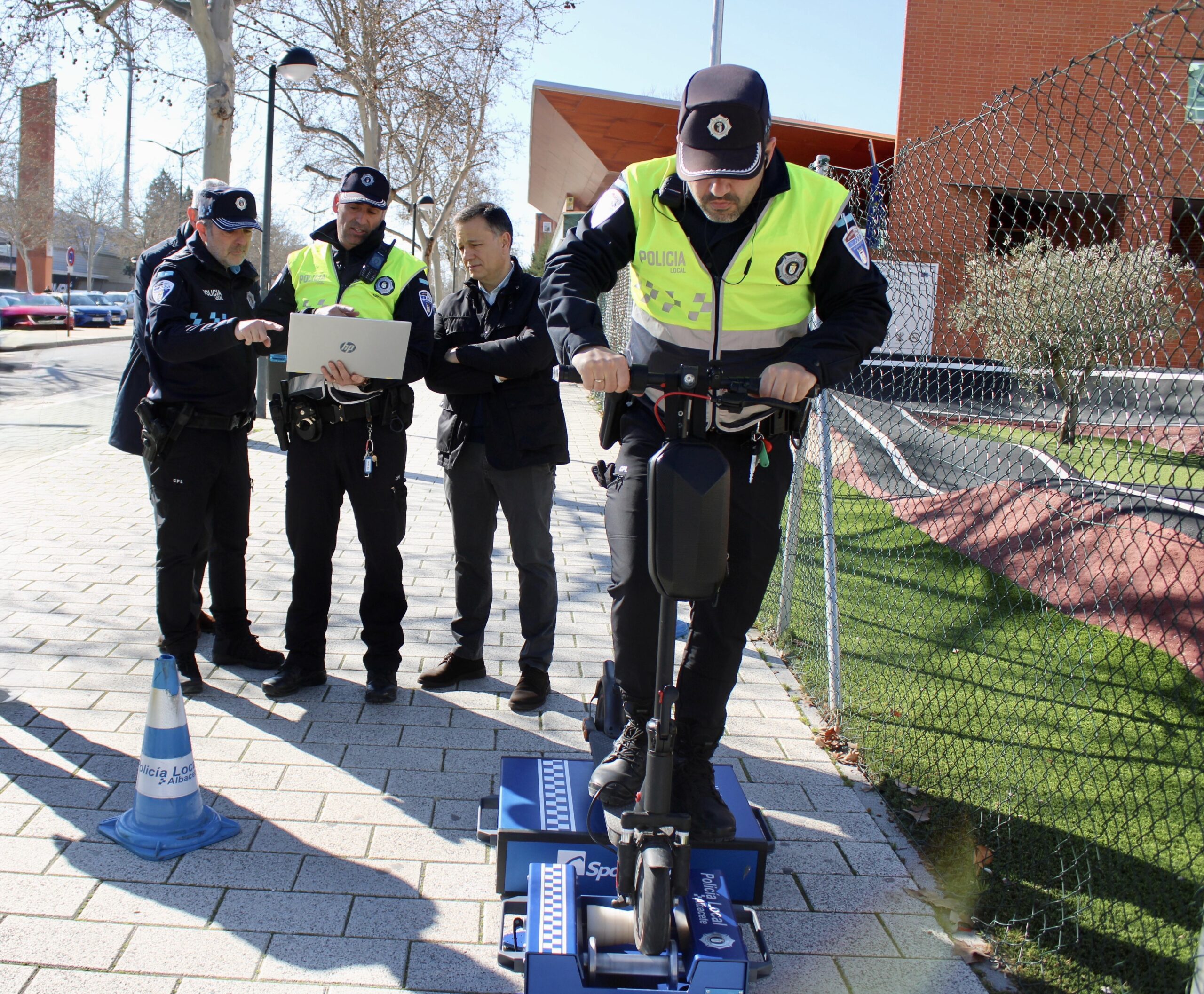 dispositivo patinetes policía local