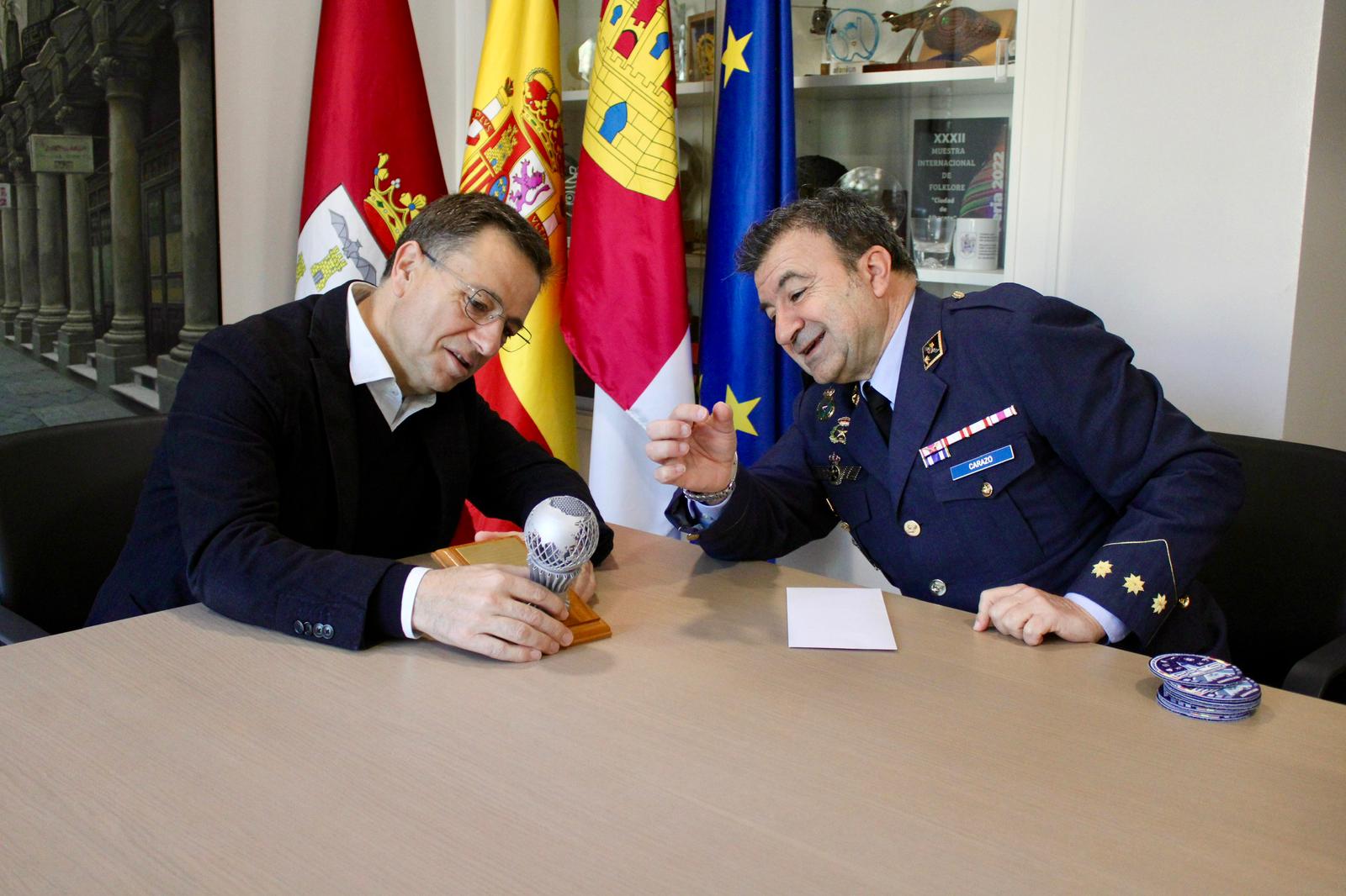 Foto.Recepción Coronel Óscar Carazo, jefe Maestranza Aérea de Albacete (1)