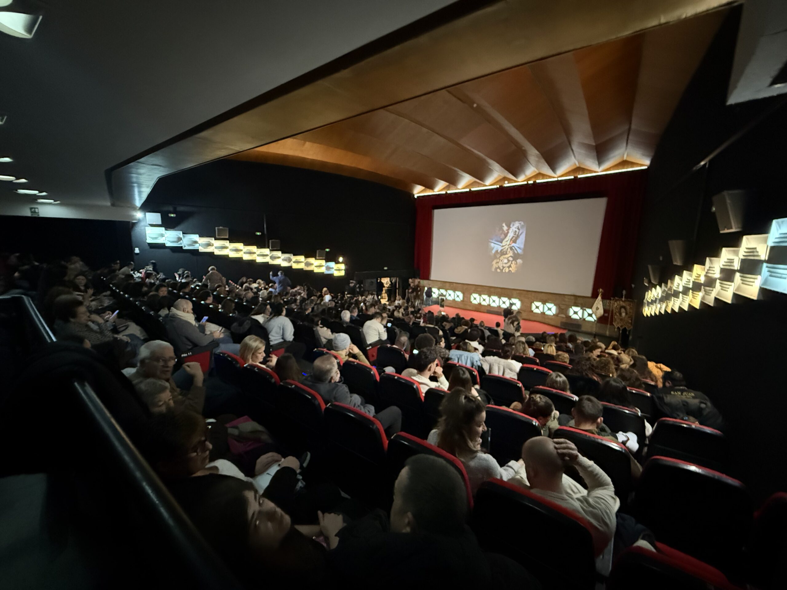 Cofradía de San Juan Evangelista por su certamen de bandas de cornetas y tambores