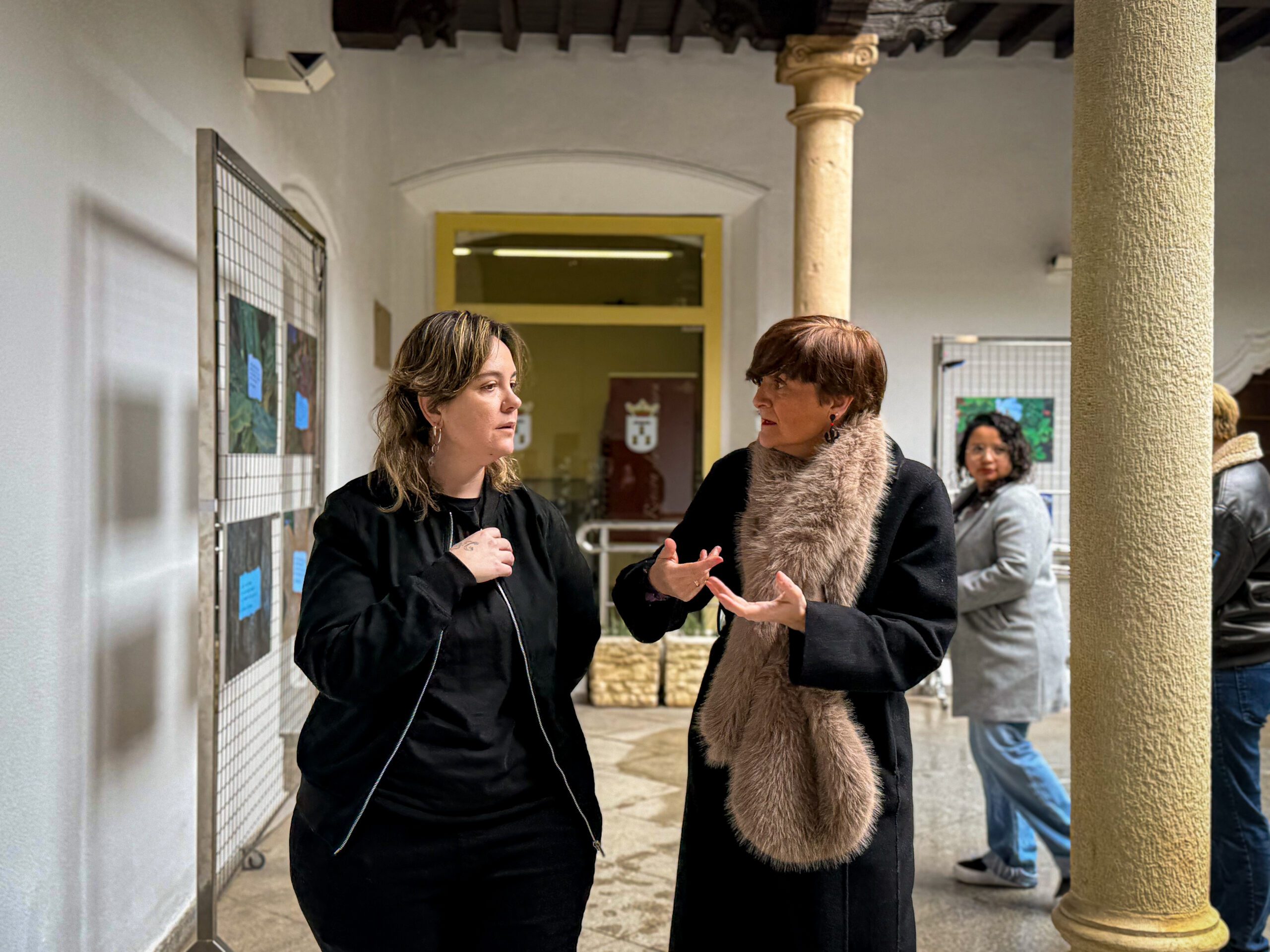 SARA MONSALVE Y ELENA SERRALLÉ