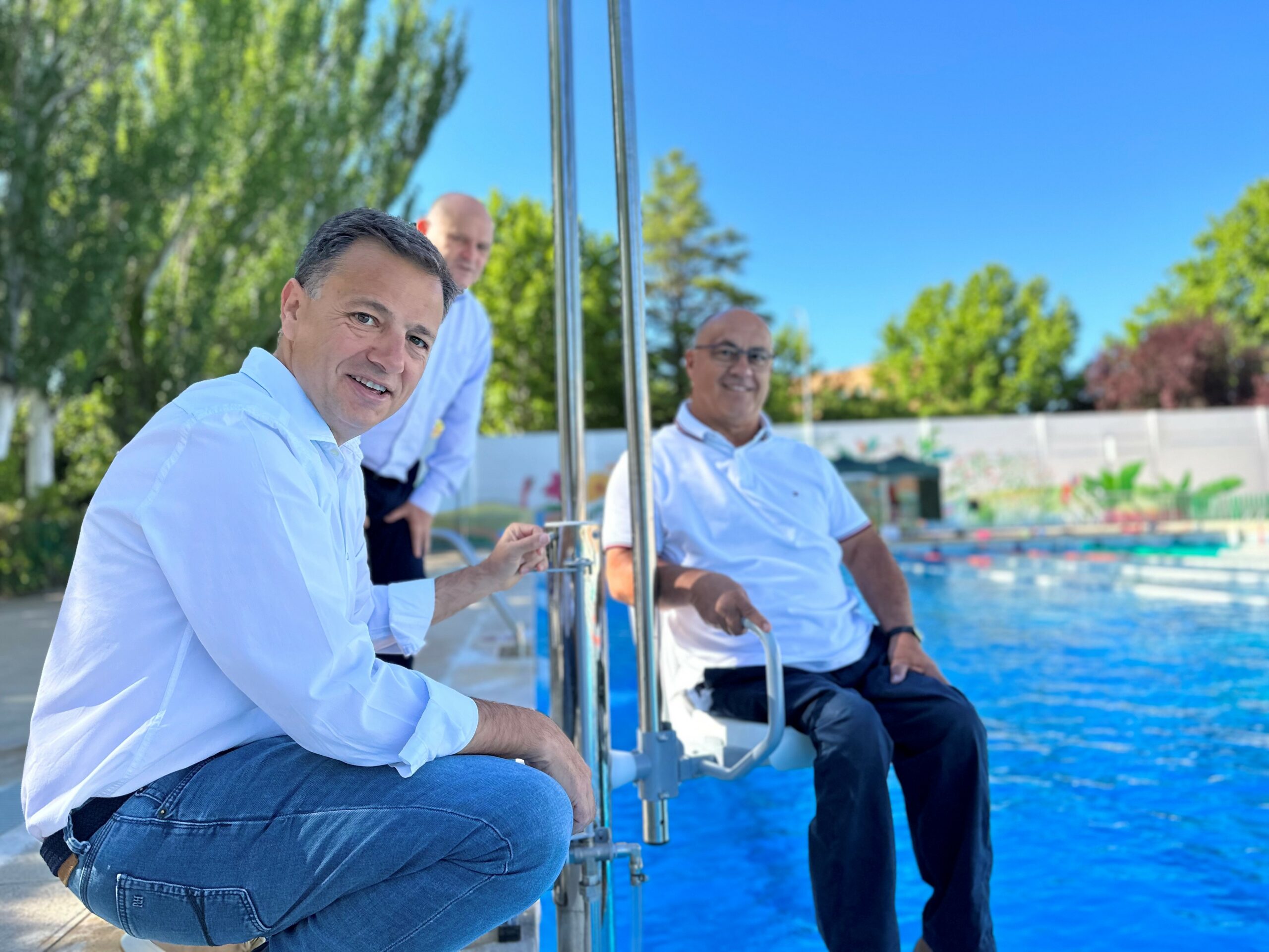 archivo elevador piscina