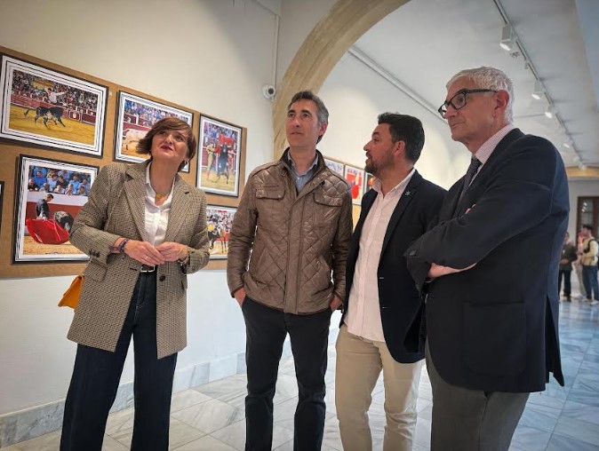 Foto.Inauguración exposición Alb ... n el ruedo y en el arte