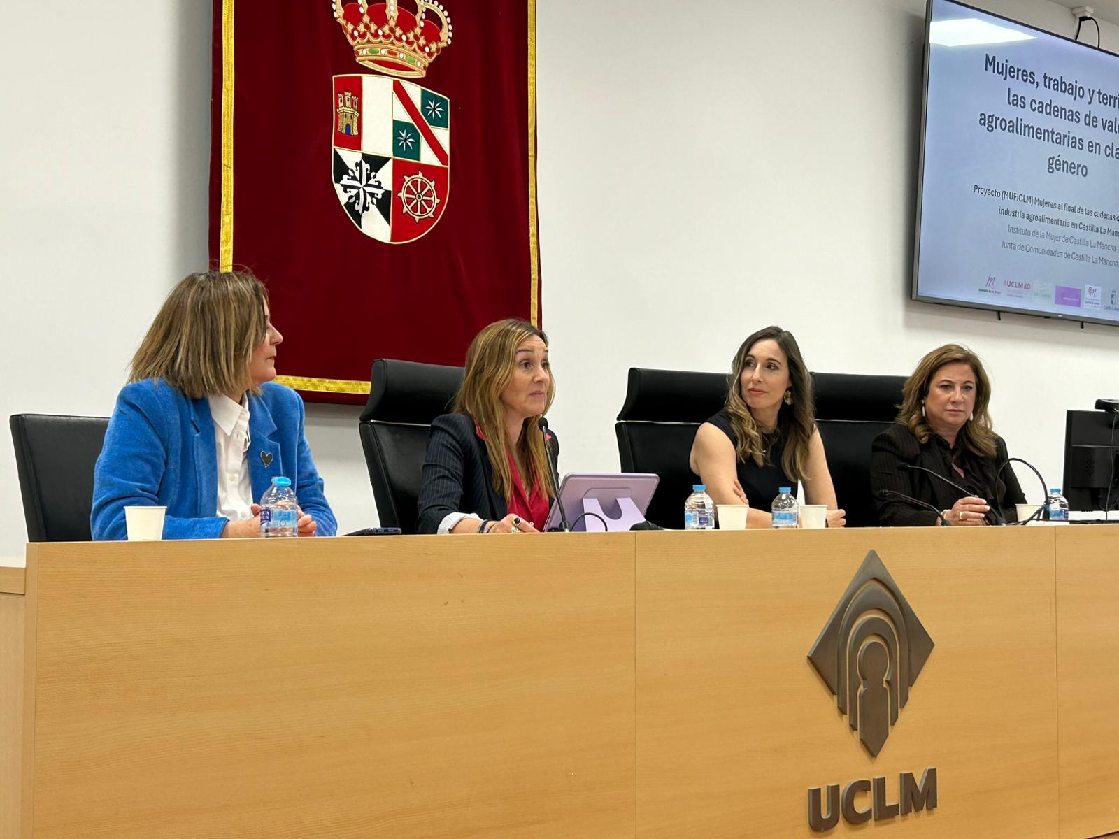 directora del Instituto de la Mujer de Castilla-La Mancha, María Teresa López Tomé