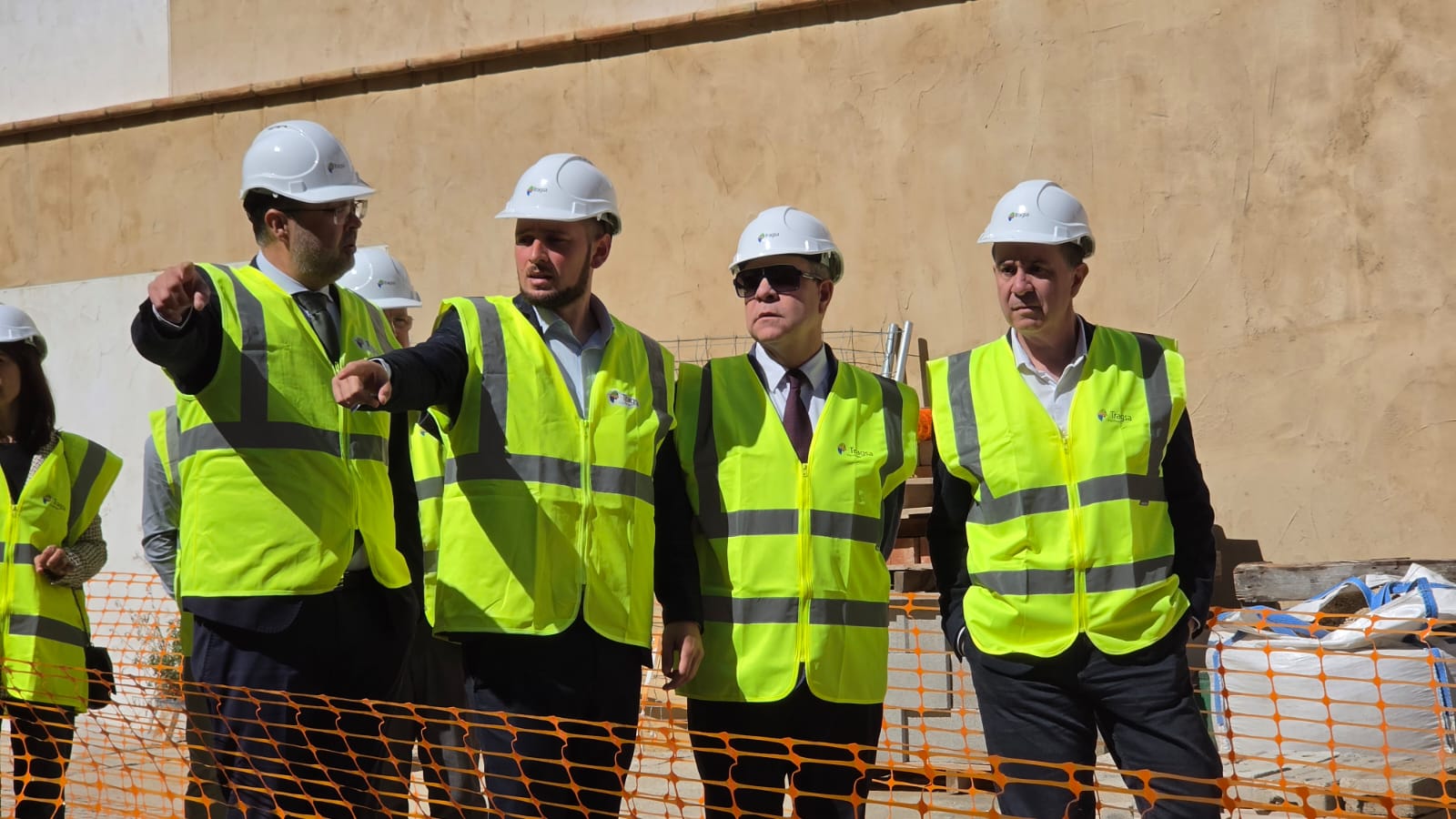 Cabañero visita las obras de restauración de Letur acompañando al presidente de CLM