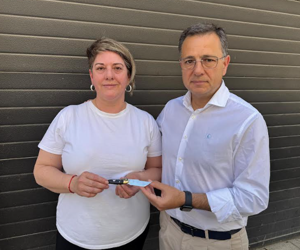 Foto alcalde con presidenta de Aprecu