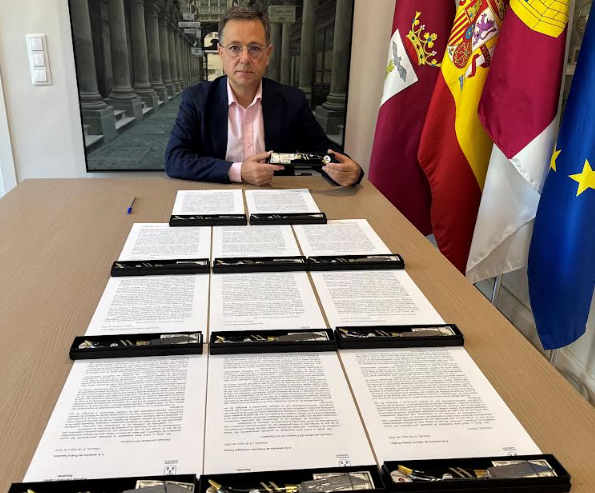 Defensa navaja artesanal Albacete Reglamento Armas