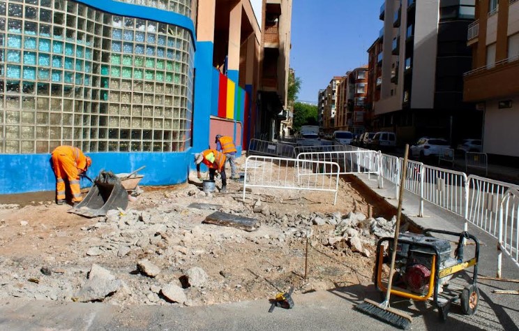 Obras de fresado y aglomerado en la calle Lepanto con Blasco de Garay en Albacete