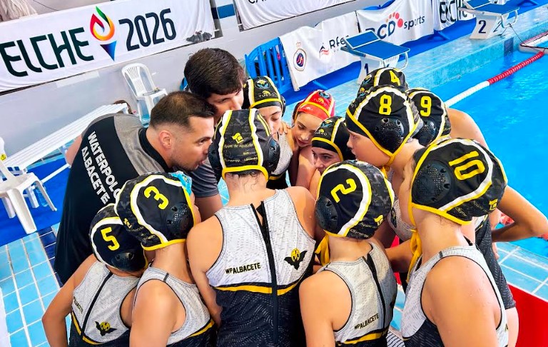 Equipo femenino del Waterpolo Albacete en el Campeonato de España Alevín