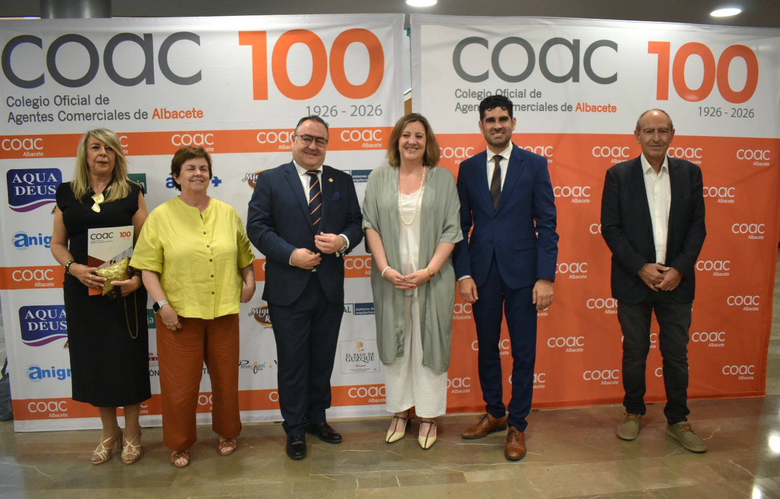 El diputado del Área Social durante junto al presidente de COAC