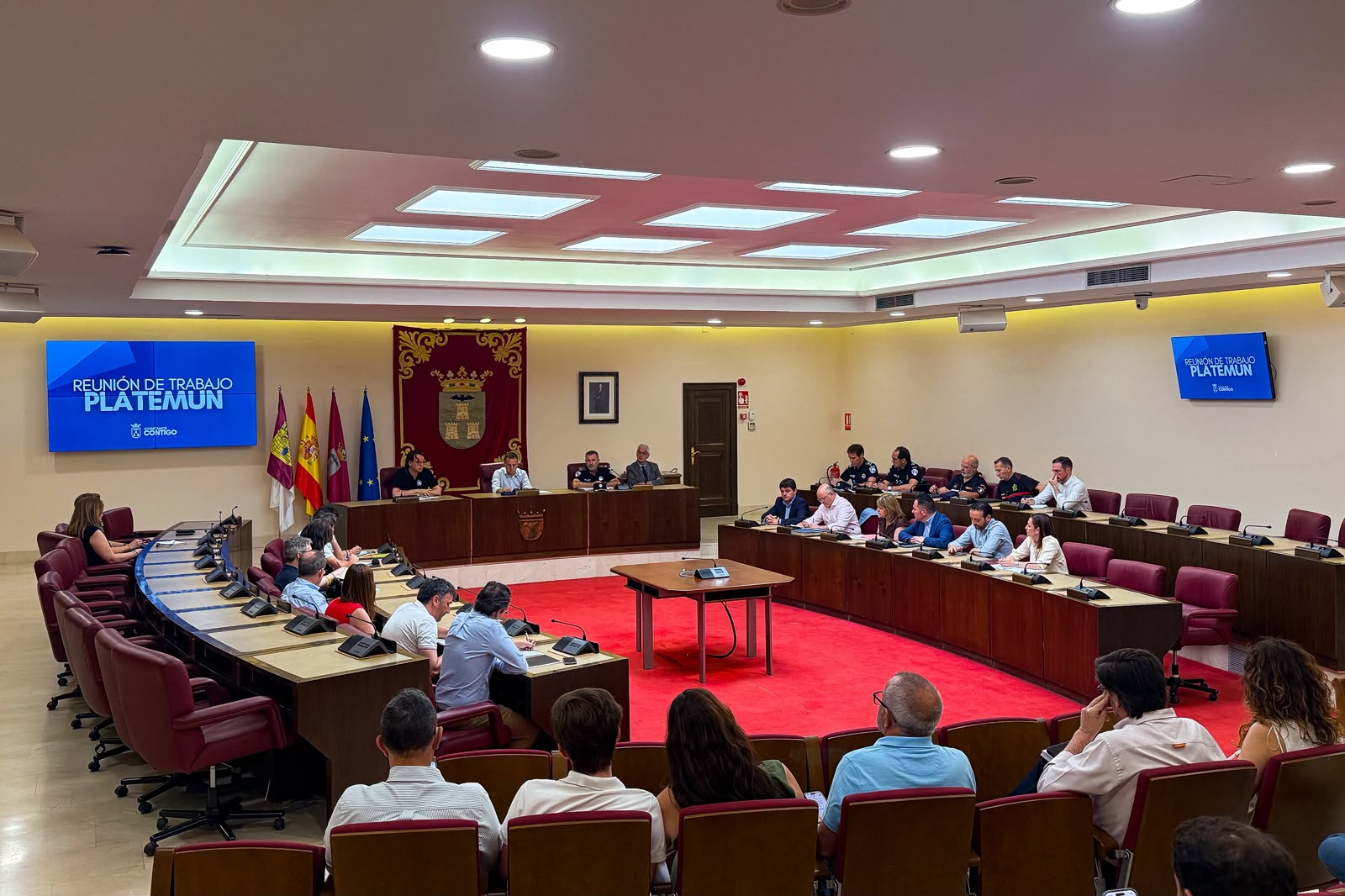 Reunión del Comité de Emergencias del Platemun en el Salón de Plenos de Albacete