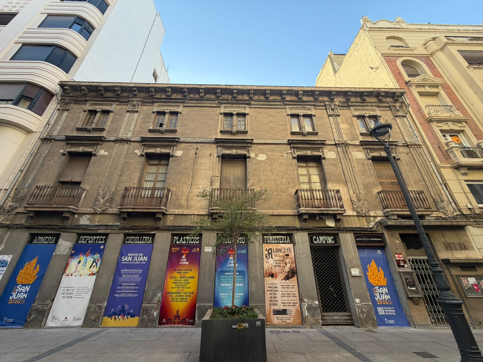 Fachada del edificio Belda en la calle Marqués de Molins de Albacete