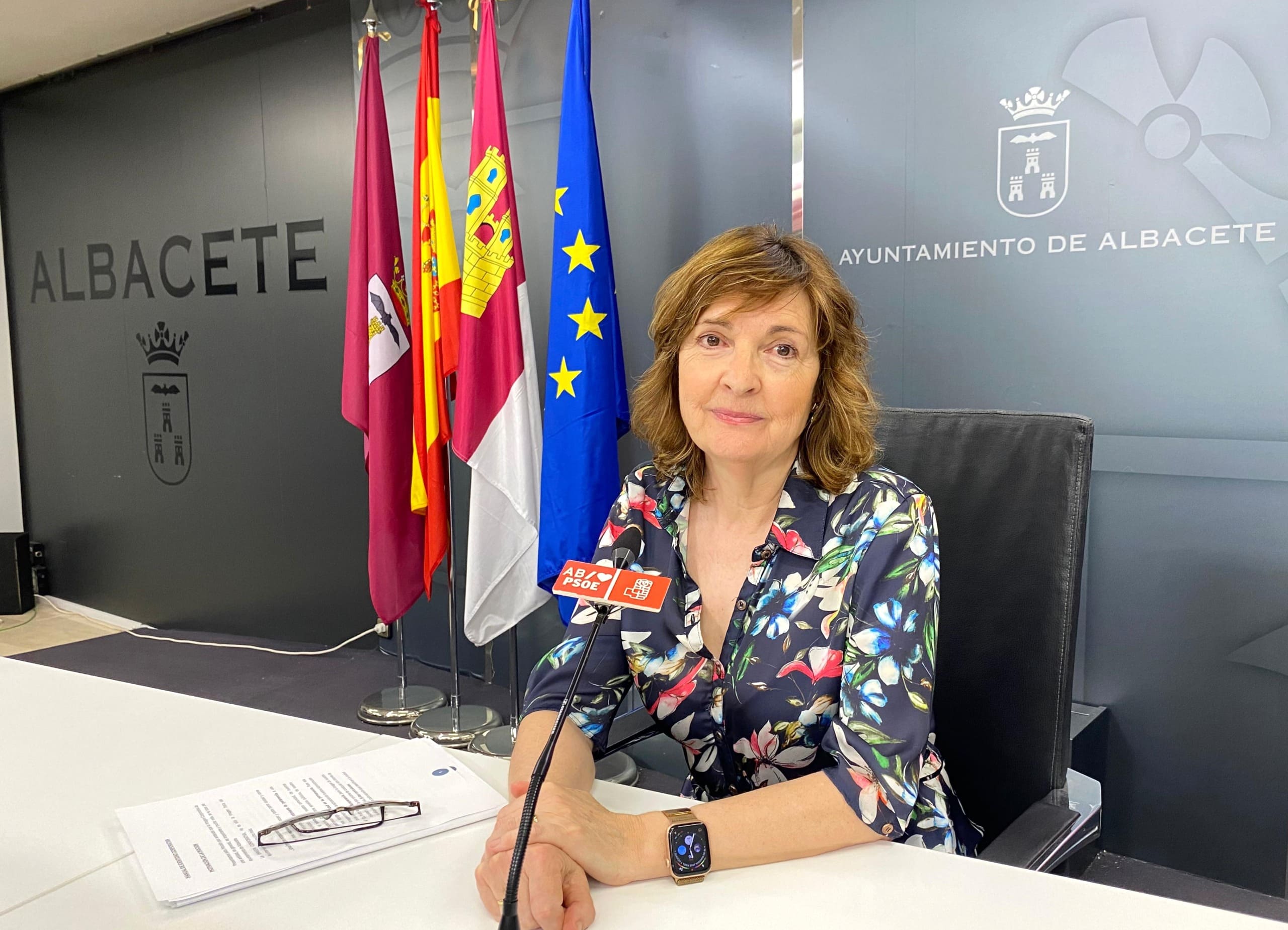 María José López, concejala del PSOE, durante la rueda de prensa