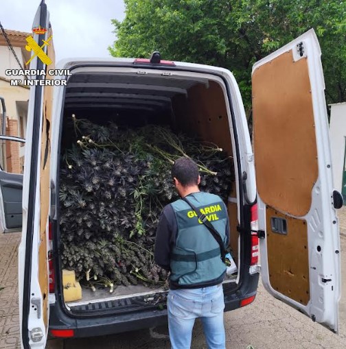 furgonmeta con mariuana guardia civil