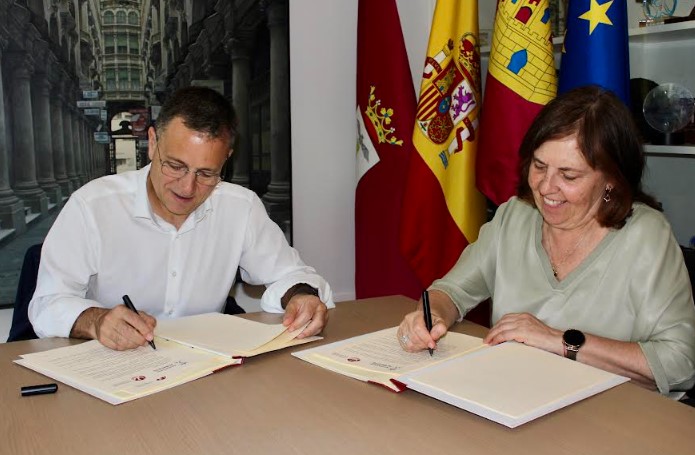 Firma del convenio para la atención psicológica a mujeres víctimas de violencia en Albacete