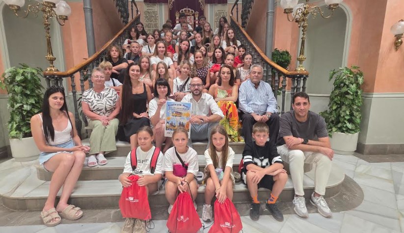 Recepción a los niños ucranianos de Vacaciones en Paz en la Diputación.