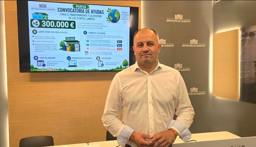 José Antonio Gómez en la Rueda de prensa sobre ayudas a puntos limpios.