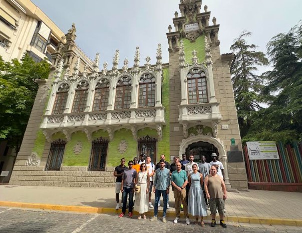 alumnos visitan museo cuchilleria
