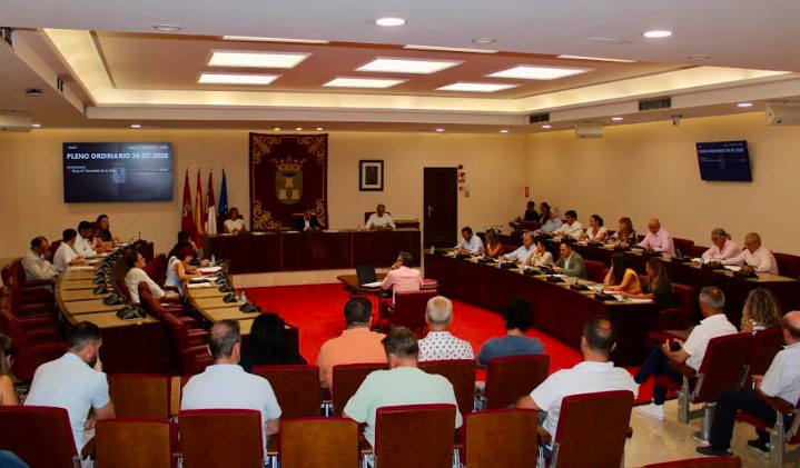 Foto.declaración institucional línea ferroviaria 320