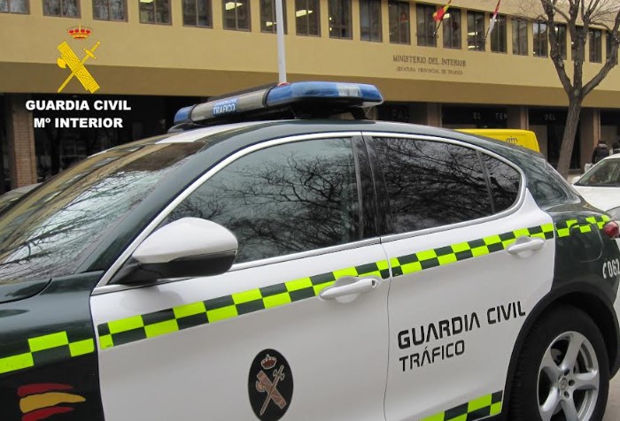 vehiculo guardia civil frente juzgados albacete