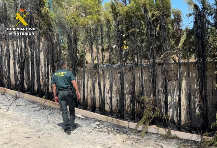 guardia civil en incendio en socovos
