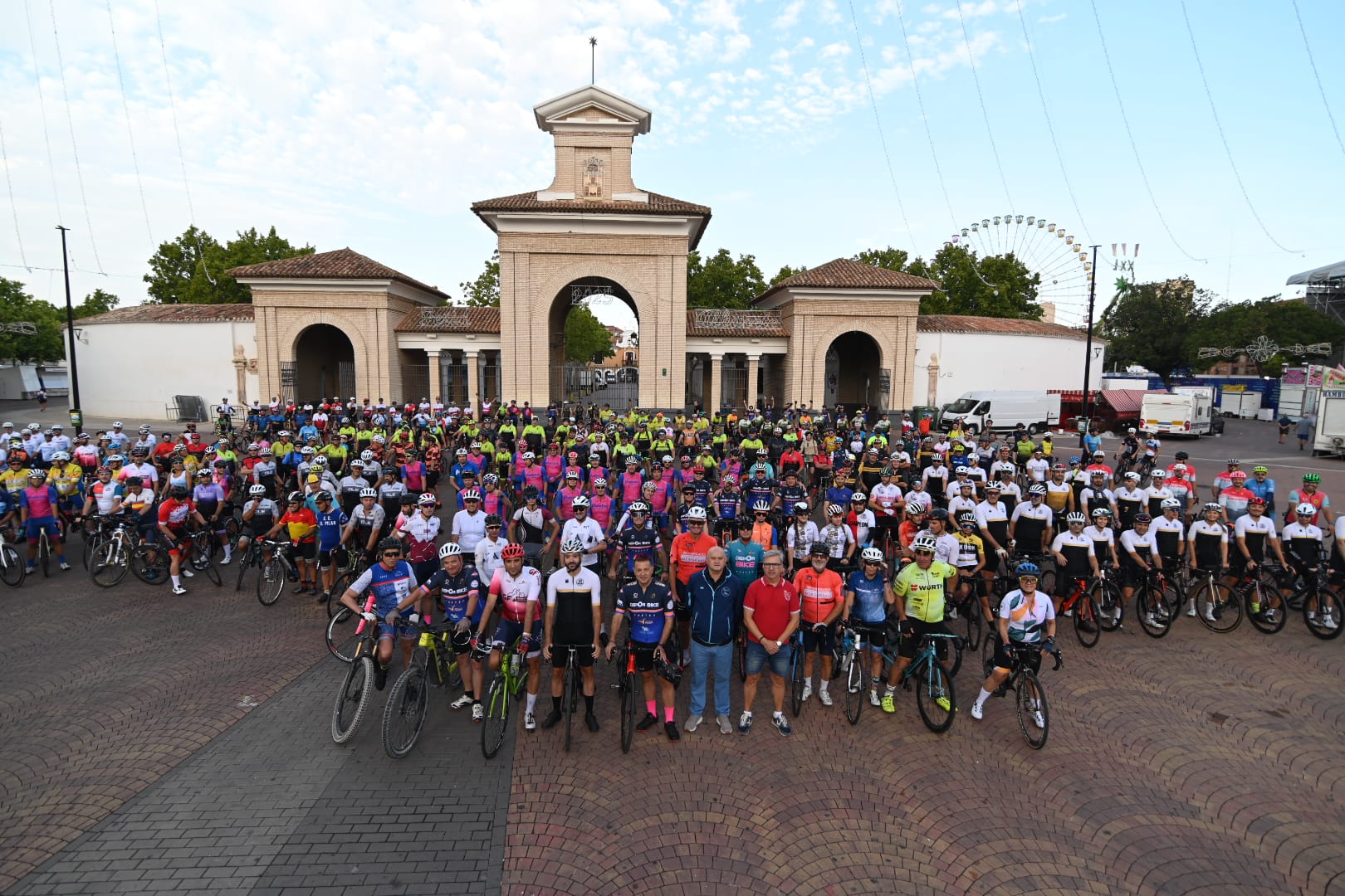 Foto.Quedada ciclista para aficionados (2)