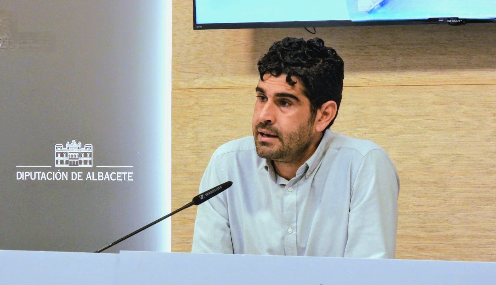 Imagen del diputado responsable del Área Social, José González