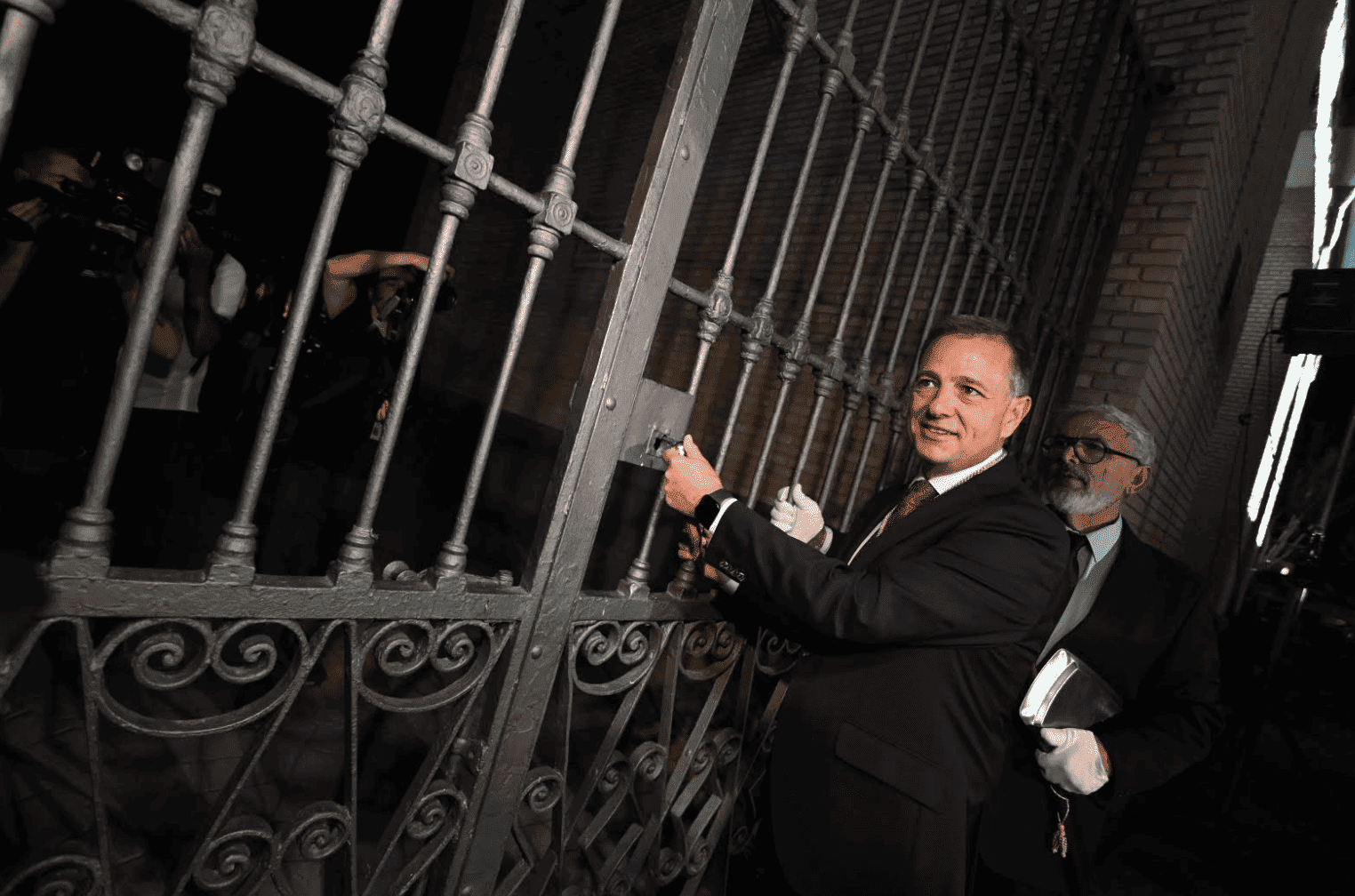 Foto.Apertura Puerta de Hierros 2026