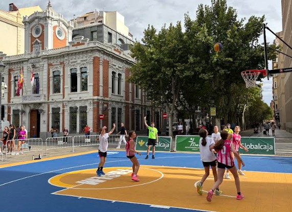 baloncesto en la plaza del altozano feria del deporte