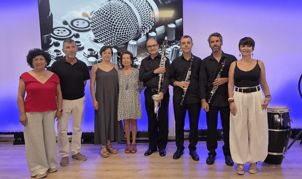 clarinete en el estand de la Diputación en la Feria de Albacete.