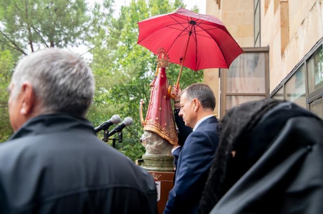 Foto.Traslado Virgen al Ayuntamiento